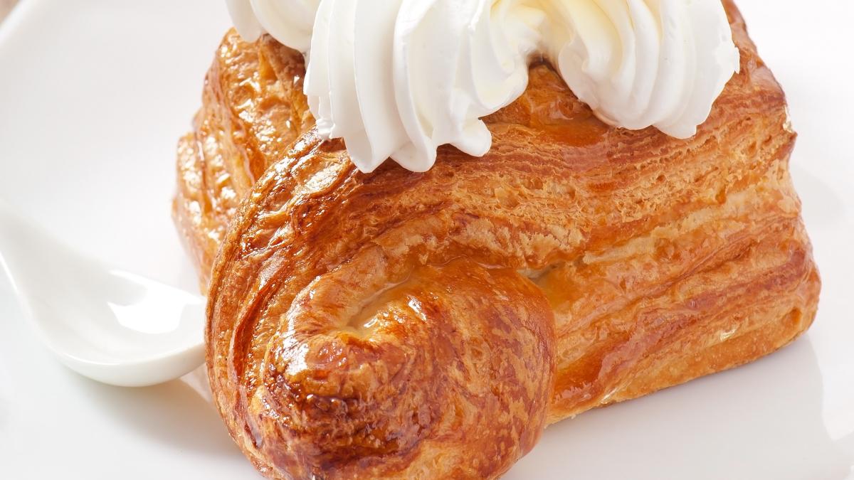 pufoane-cu-mere-foarte-delicioase--gata-in-10-minute-creeaza-dependenta