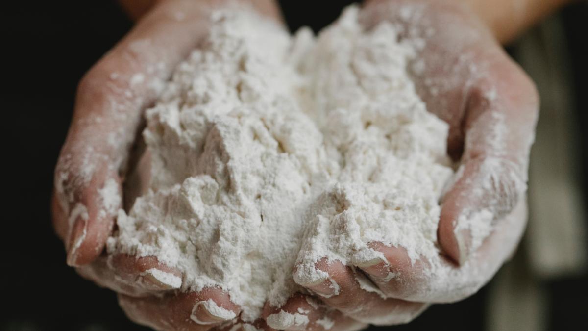 trucuri-neobisnuite-cu-faina--cunoscute-de-bunicile-noastre-si-de-gospodinele-experimentate