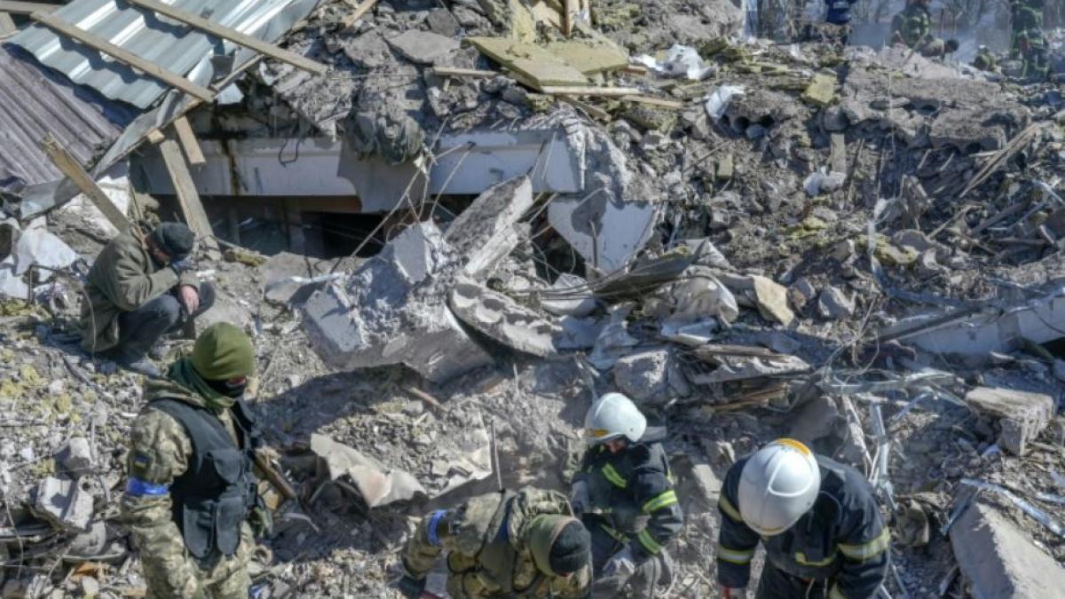 ucraina-kievul-respinge-ultimatumul-moscovei-asupra-lui-mariupol--zece-milioane-de-oameni-au-fugit-din-casele-lor