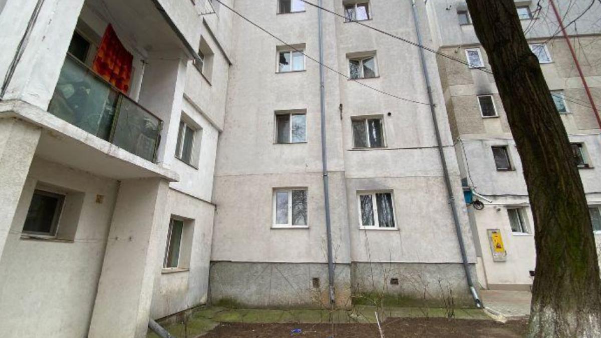 bloc-botosani-copil-cazut