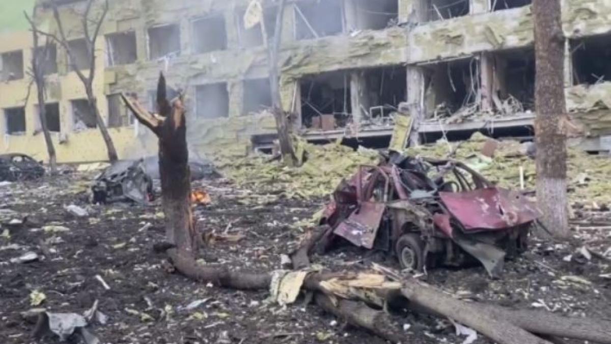 mariupol-prc-c2prc-a0sub-asediul-trupelor-ruse-peste-160-000-de-oameni--blocati-fara-mancare-si-medicamenteprc-c2prc-a0