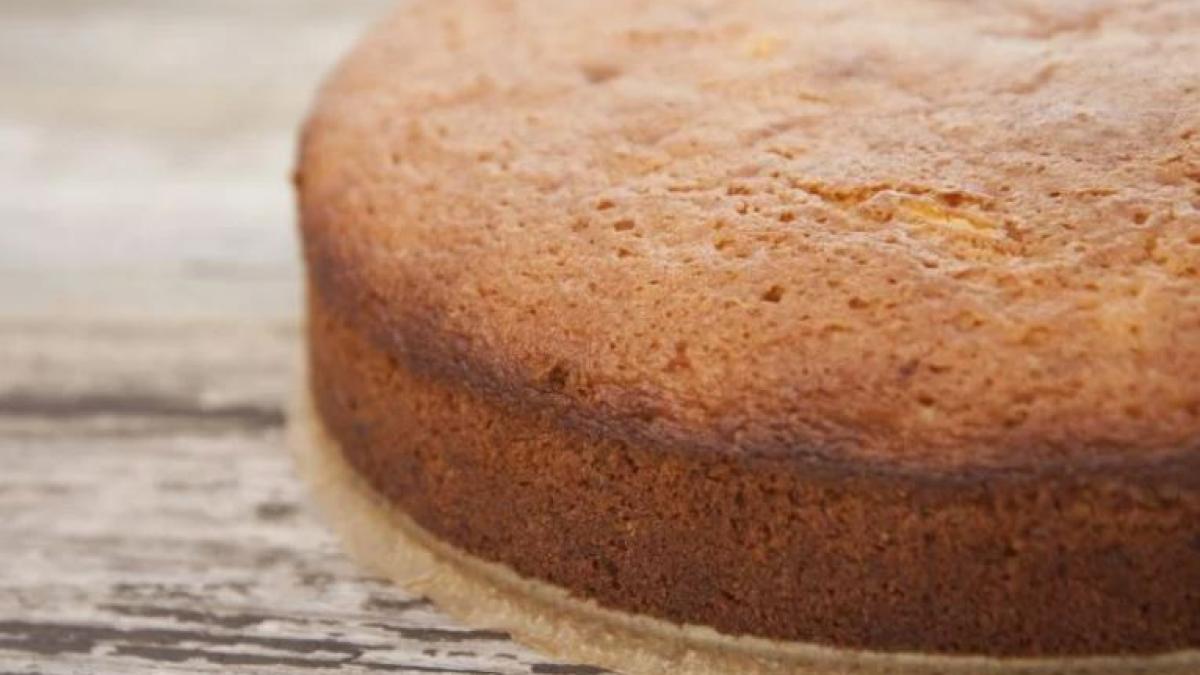 pandispan-pufos--fara-unt--oua--lapte-si-zahar--un-deliciu-culinar-pentru-cei-care-tin-post--dar-au-pofta-de-ceva-dulce