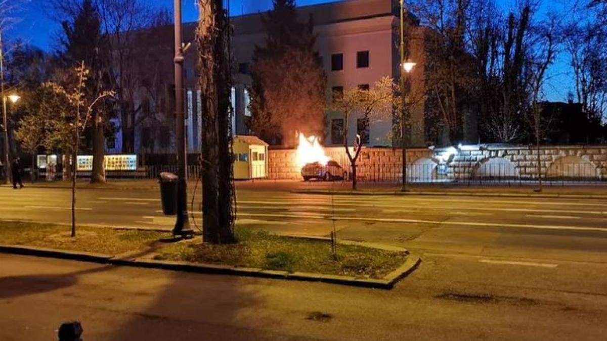 alerta-la-ambasada-rusiei-la-bucuresti--un-barbat-a-murit-dupa-ce-a-intrat-cu-masina-in-gardul-reprezentantei-diplomatice