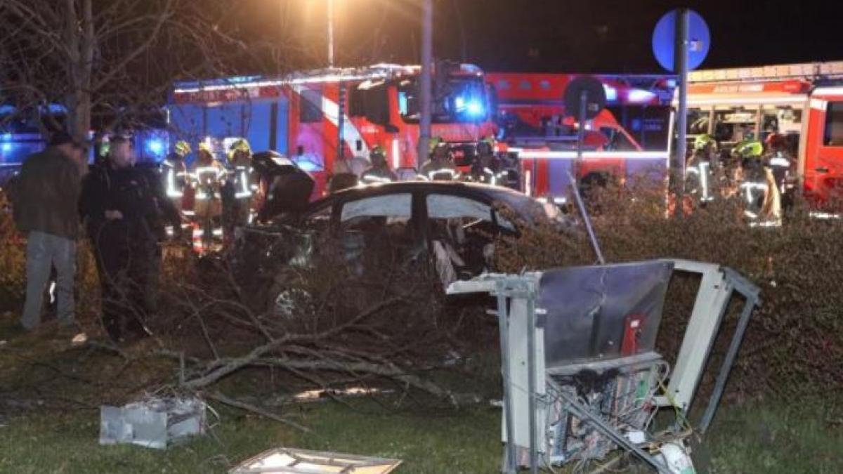 germania--romani--hoti-de-motorina--au-lovit-un-autobuz-in-timp-ce-incearca-sa-scape--patru-persoane-au-fost-ranite