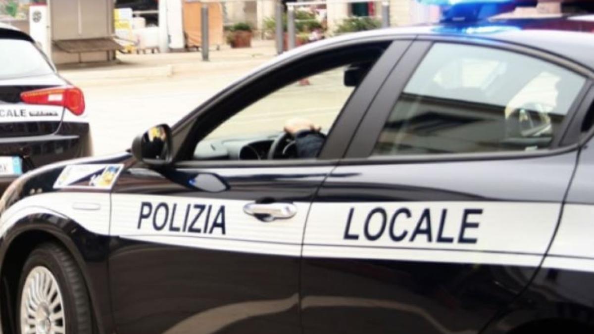 italia--un-roman-flamand--prins-la-furat-dintr-un-magazin--si-a-umplut-rucsacul-cu-biscuiti-si-mancare