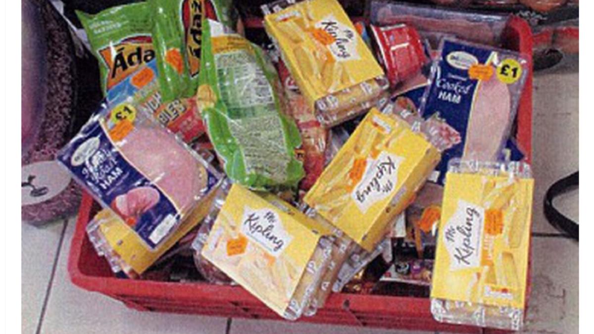 marea-britanie--un-minimarket-vinde-produse-expirate--la-un-tarif-redus--romanilor