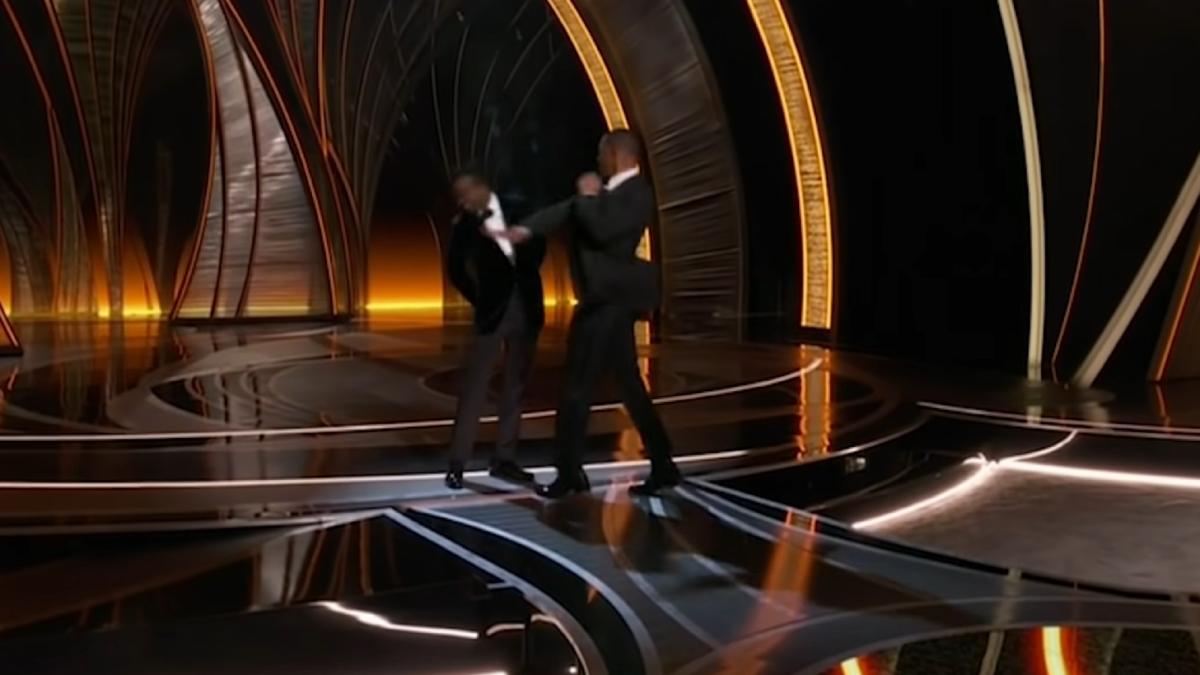 will-smith-si-a-cerut-scuze-dupa-ce-l-a-palmuit-pe-chris-rock--in-direct-la-oscar---video