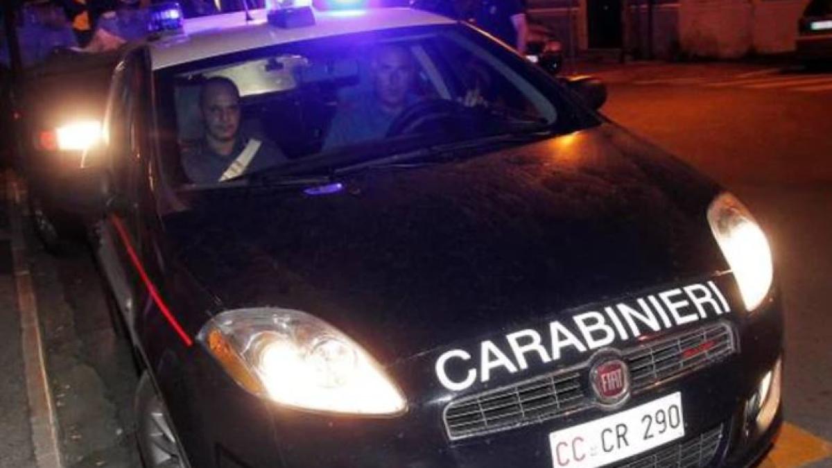 italia--o-soferita-romanca-a-urcat-beata-la-volan-si-s-a-izbit-cu-masina-de-un-zid--femeia-a-avariat-o-conduca-de-gaz