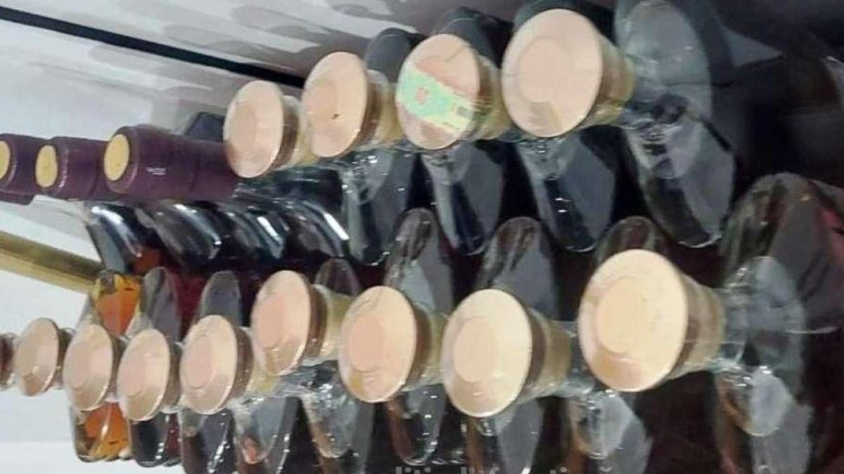 microbuz--verificat-la-sange-la-intrarea-in-tara--soferul--amendat--dupa-ce-politistii-au-deschis-bagajele