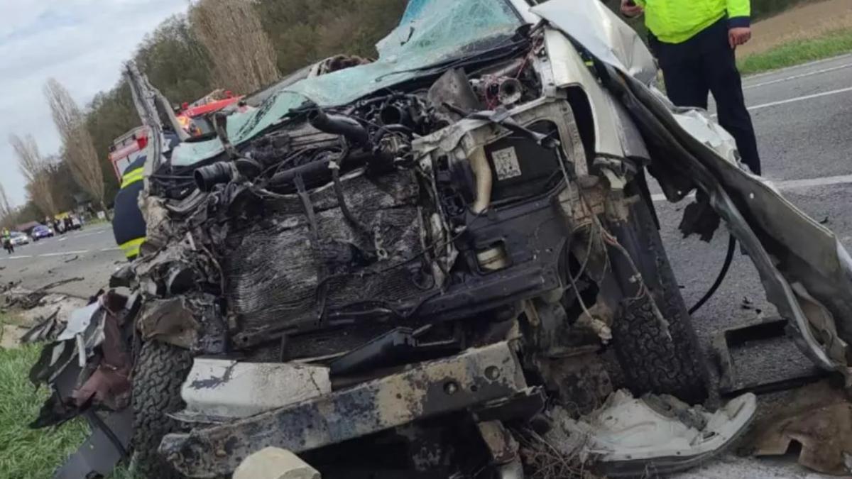trei-romani-au-murit--iar-alti-patru-au-fost-raniti-intr-un-grav-accident-rutier--coliziune-intre-patru-masini-in-bacau-sursa---isu-bacau