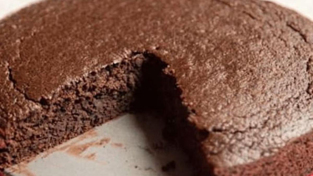 prajitura-cu-crema-de-alune--din-doar-trei-ingredinete-si-fara-coacere--este-gata-in-cateva-minute