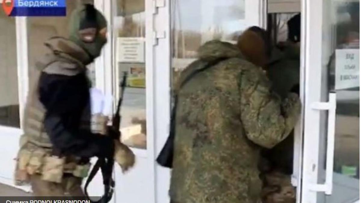 jurnalistii-din-ucraina--amenintati-de-ocupantii-rusi-daca-vrei-sa-traiesti--trebuie-sa-cooperezi