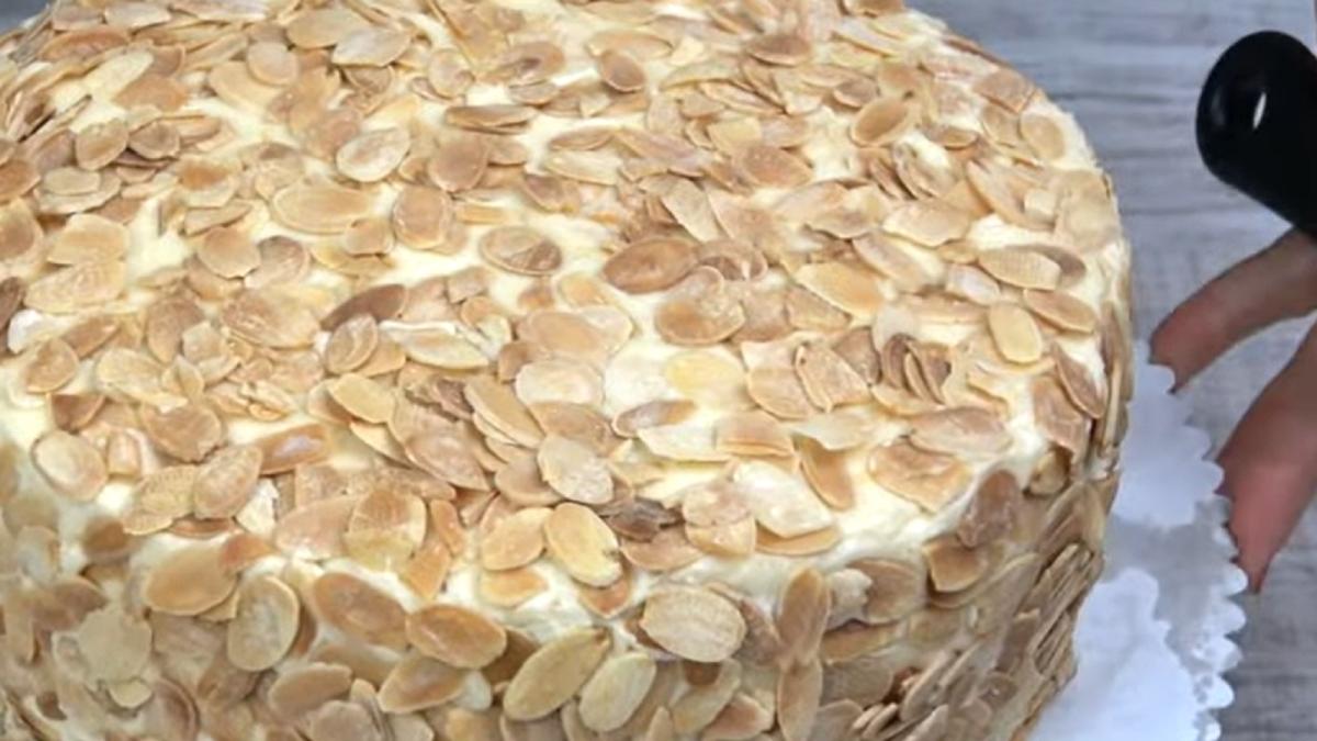 maimuta-de-paste--nimic-mai-delicios-o-mancam-cu-linguri-mari--prea-pufoasa-si-cremoasa