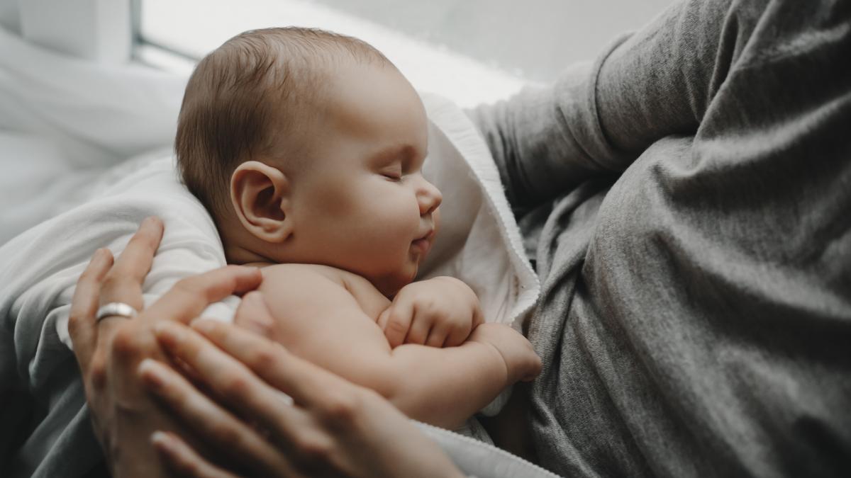 parintii-romani-le-pot-da-mai-mult-de-trei-prenume-copiilor--iohannis-a-promulgat-legea