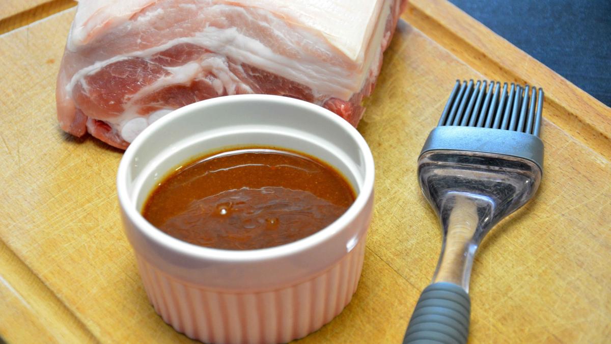 cu-rosii--zahar-si-miere-faci-cel-mai-bun-sos-bbq-de-casa--iata-cum-gatesti-de-nota-10-nebunie-curata-aceasta-reteta-super-rapida