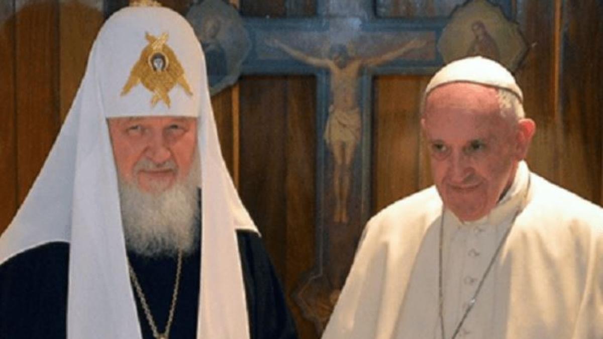 patriarhul-kiril-a-reactionat-la-criticele-lui-papa-francisc----este-regretabil--a-ales-un-ton-gresit