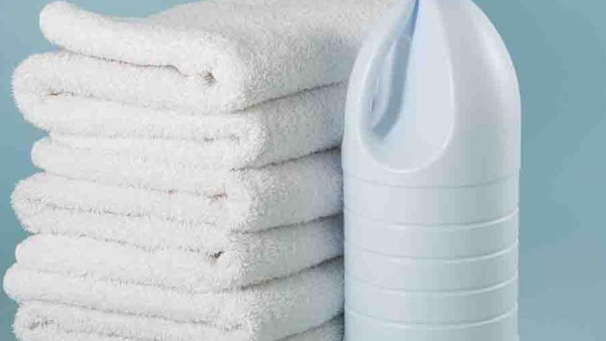 cum-sa-scapi-rapid-de-petele-de-pe-haine--te-ajuta-un-remediu-nemaipomenit--pe-care-il-ai-la-indemana-chiar-in-bucatarie