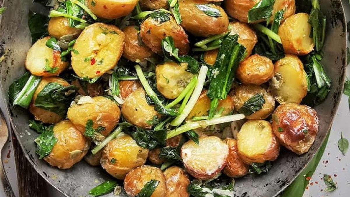 salata-de-cartofi-noi-cu-leurda---reteta-de-post