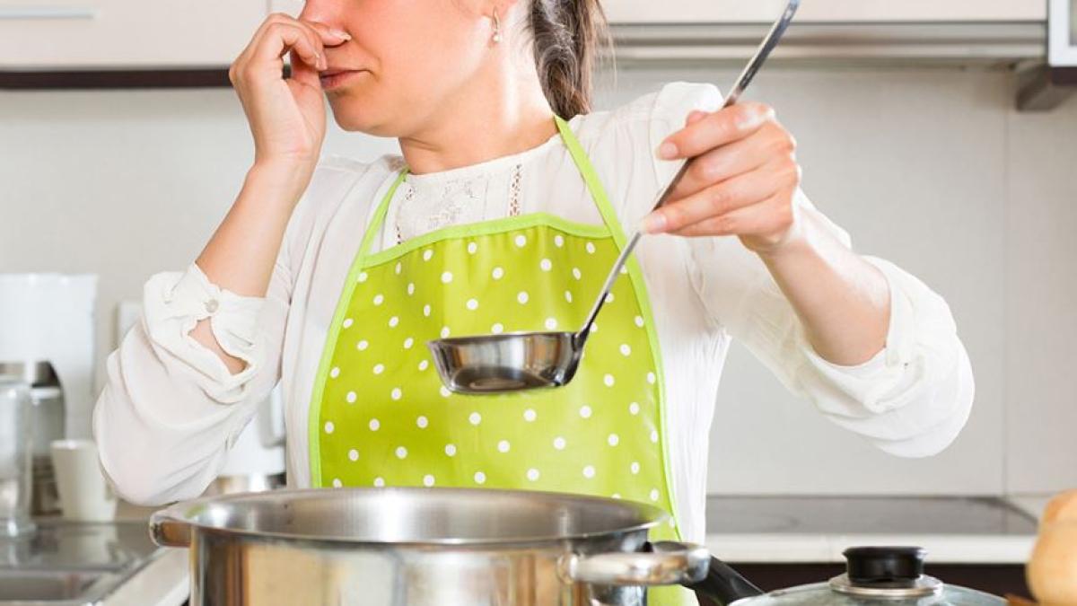 elimina-mirosurile-neplacute-din-bucatarie-in-doar-15-minute-cu-zero-costuri--ai-nevoieprc-c2prc-a0de-un-singur-ingredient