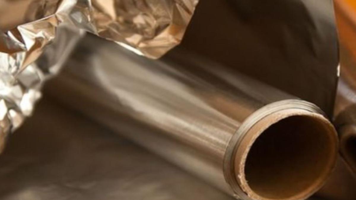 staniolul--de-nelipsit-in-orice-bucatarie--iata-utilizarile-alternative-pe-care--cu-siguranta--nu-le-stiai