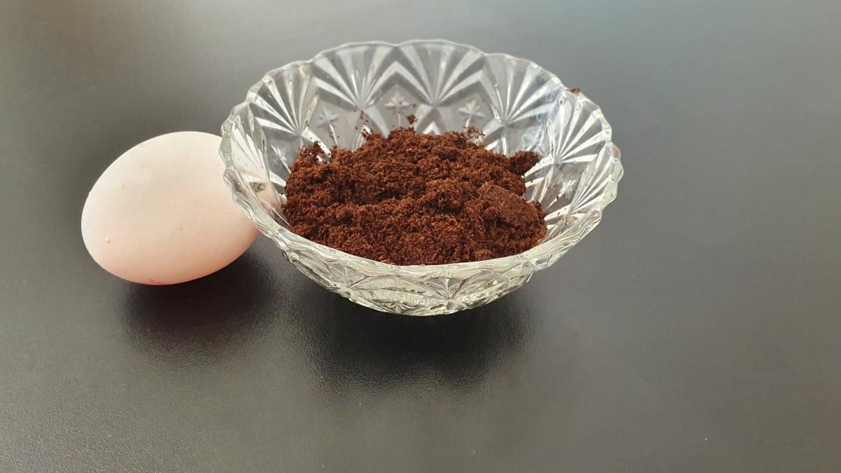 ce-poate-sa-faca-o-lingura-de-zat-de-cafea-si-un-ou-este-fantastic--gata-cu-banii-aruncati-pe-fereastra-truc-cu-rezultate-in-doar-cateva-minute