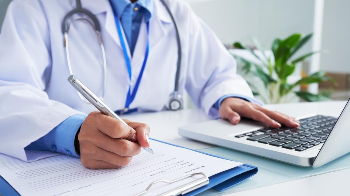 medici-romani-si-asistenti--retinuti-intr-un-dosar-de-vaccinare-falsa