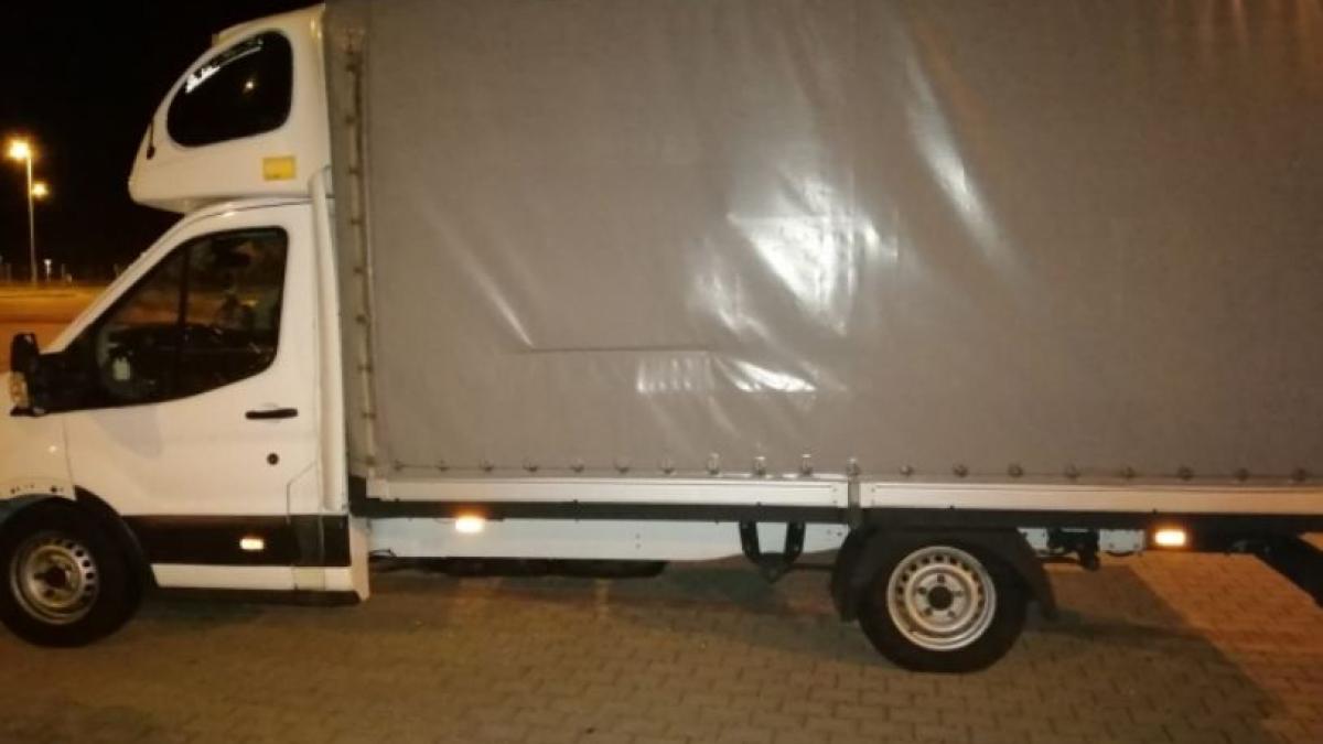 ungaria--duba-romaneasca--oprita-pe-autostrada-m6--politistii-maghiar-au-avut-un-soc-cand-au-ridicat-prelata