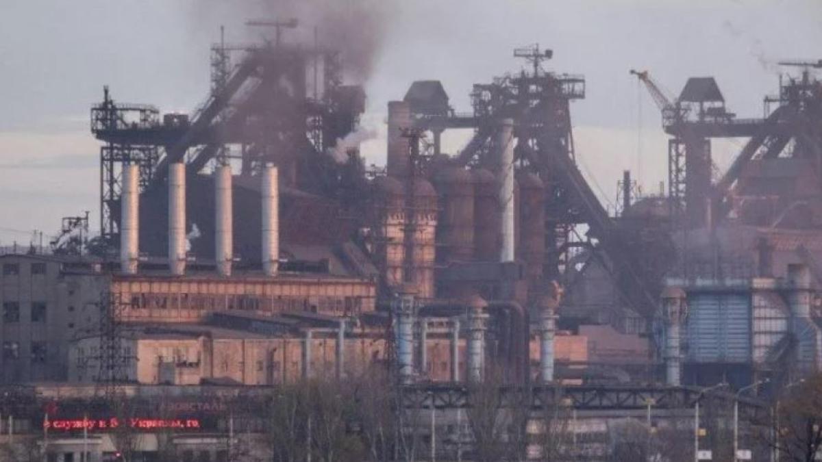 civilii-si-ranitii-de-la-azovstal--evacuati--de-biserica-ortodoxa-ucraineana--printr-o-procesiune-religioasa-de-pasti