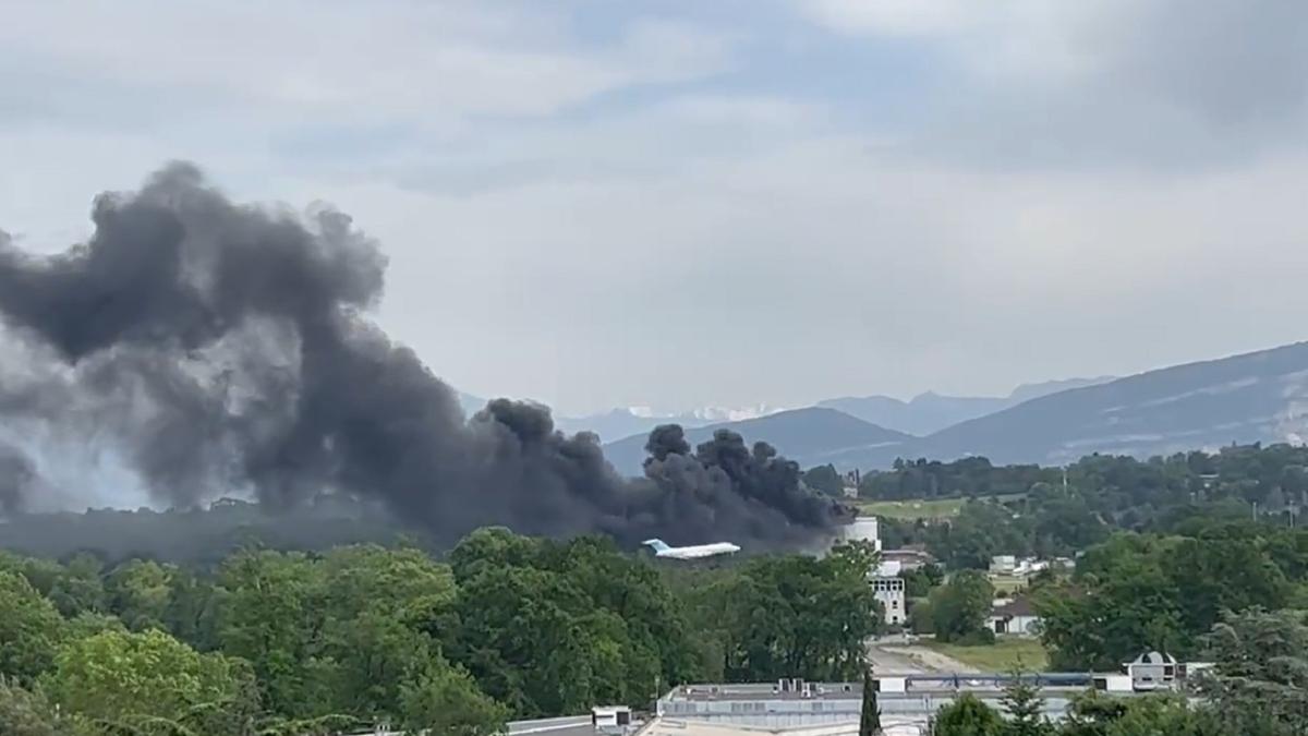 elvetia--explozie-langa-aeroportul-din-geneva--zboruri-deviate-si-anulate---video