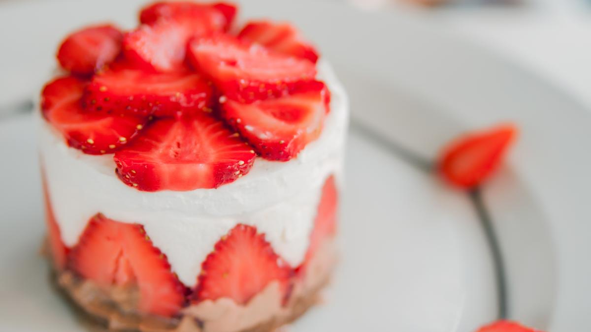 cheesecake-oreo-cu-capsune--vor-ramane-masca-cand-o-sa-vada-rezultatul--o-sa-creada-ca-i-din-cofetarie--reteta-o-vei-face-toata-vara