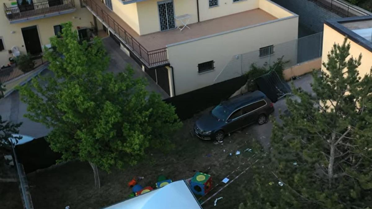 italia--o-masina-a-intrat-in-curtea-unei-gradinite-un-copil-a-murit--alti-cinci-au-fost-grav-raniti--printre-care-si-o-fetita-romanca-de-4-ani