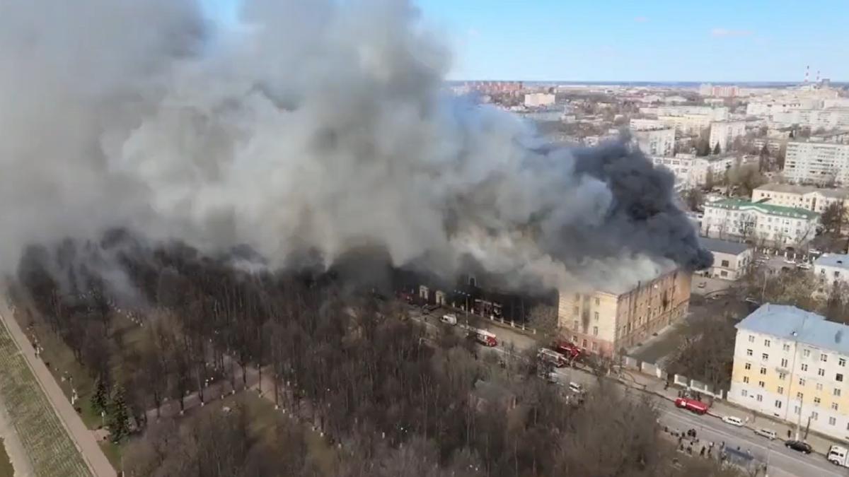 institutul-de-cercetare-pentru-rachete-din-rusia-a-luat-foc--sase-morti-si-27-raniti---video