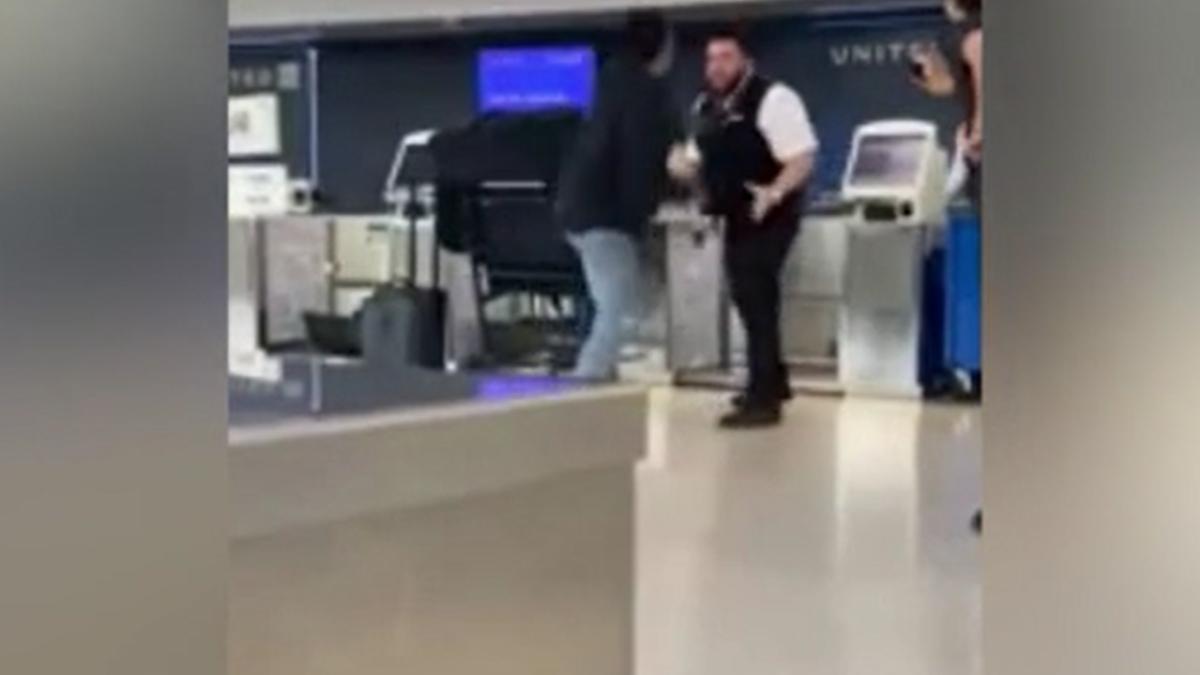 lupta-aeroport-newark