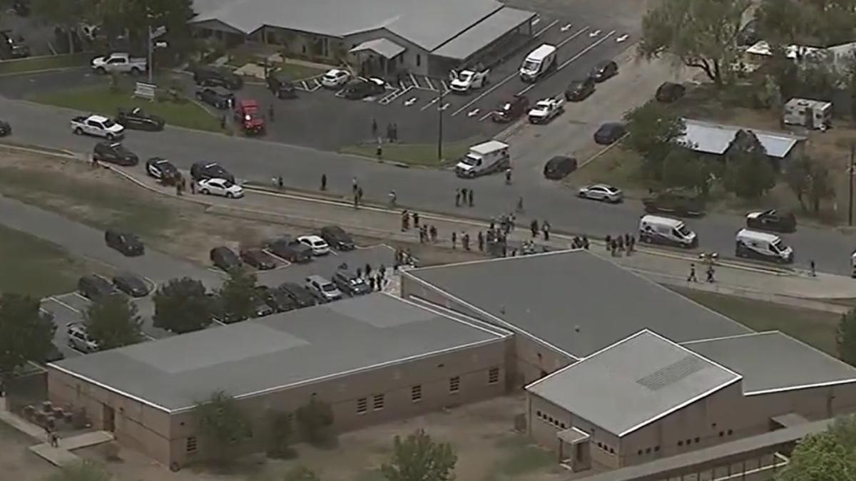 atac-armat-intr-o-scoala-din-sua--cel-putin-18-elevi-si-un-profesor-au-fost-ucisi