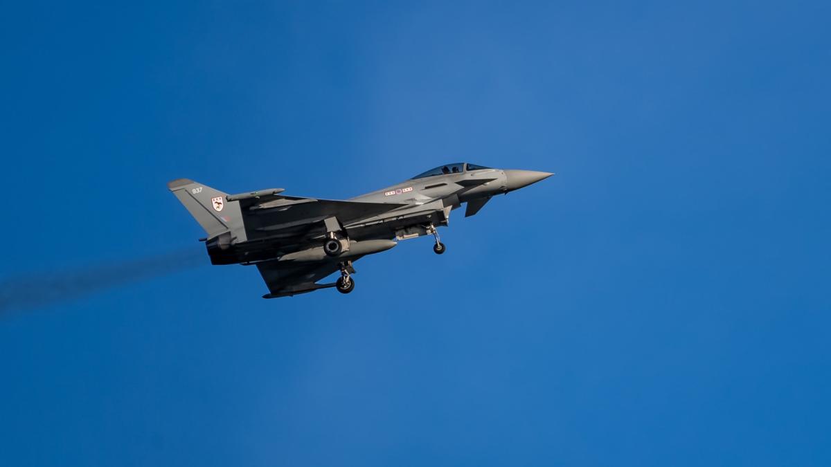 avion-marea-britanie-razboi