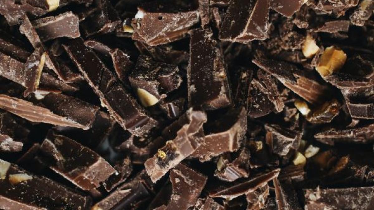 ciocolata-dietetica-din-caise---ai-nevoie-de-3-ingrediente-si-este-gata-in-10-minute