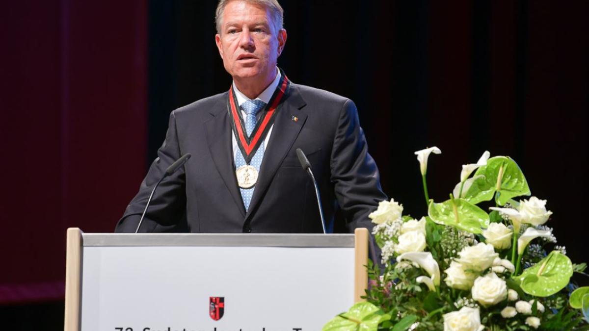 iohannis-a-primit-premiul-european--carol-al-iv-lea---suntem-aici-sa-reafirmam-ca-ue-este-unita