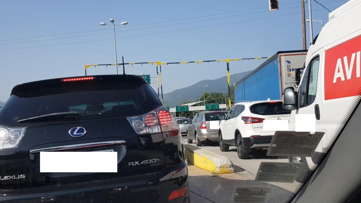 toti-romanii-care-merg-cu-masina-in-grecia-trebuie-sa-stie-asta-cei-care-arunca-tigari-pe-geam-pot-ramane-fara-permis-si-placute