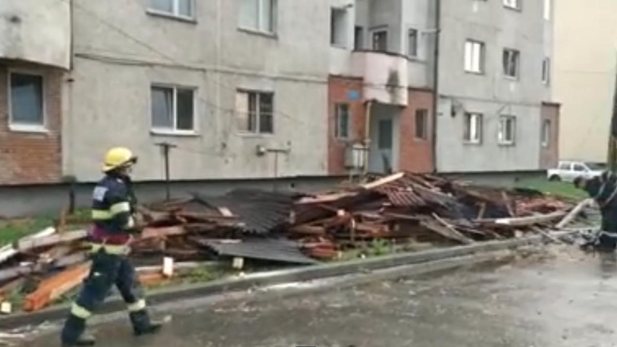 acoperisuri-smulse-vijelie-capt-vid-mediafax