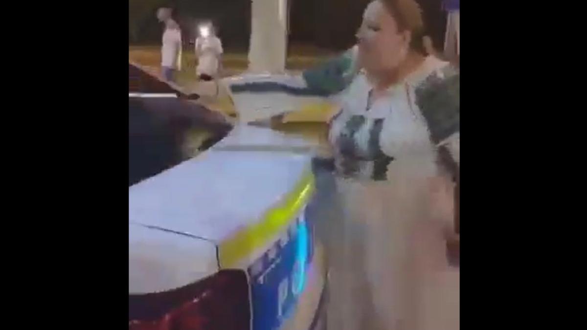 sindicatul-europol--ironii-la-adresa-dianei-sosoaca-domnu-bode--aveti-marunt-sau-ii-platiti-in-natura--video