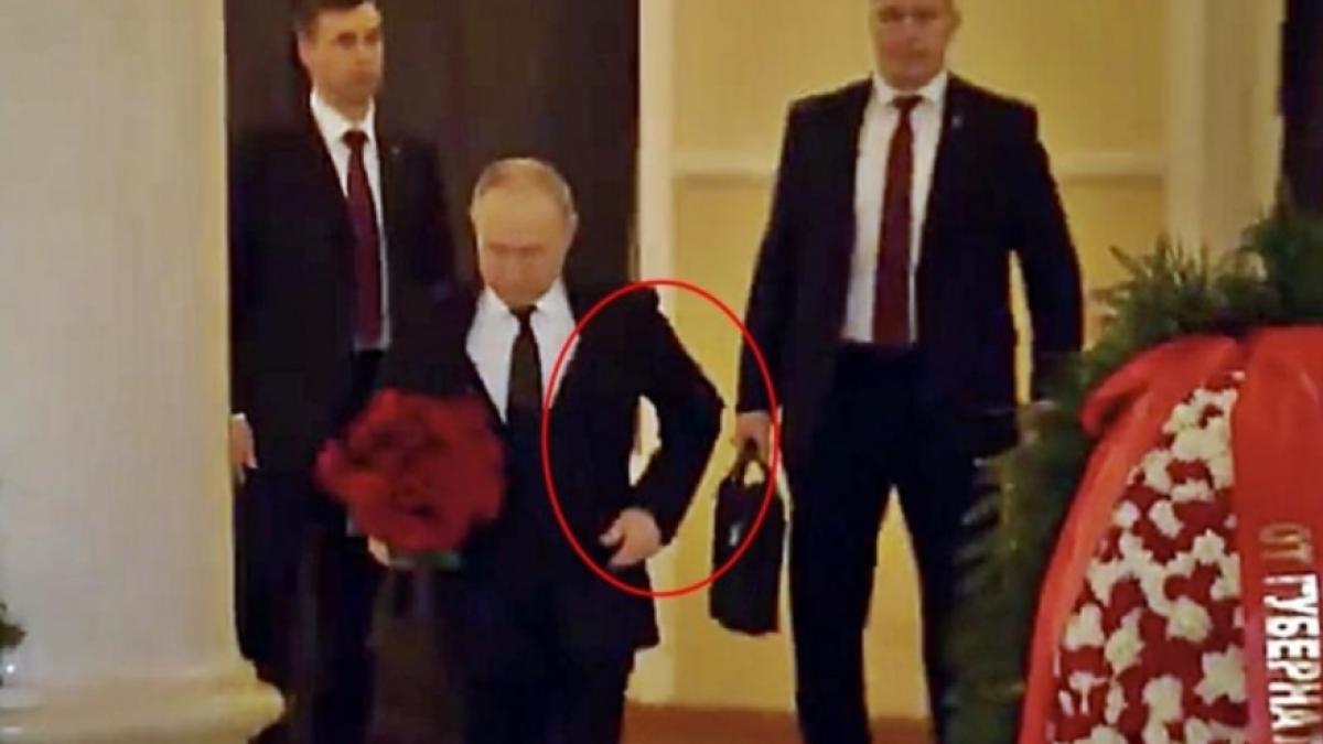 bodyguard-putin-servieta-nucleara