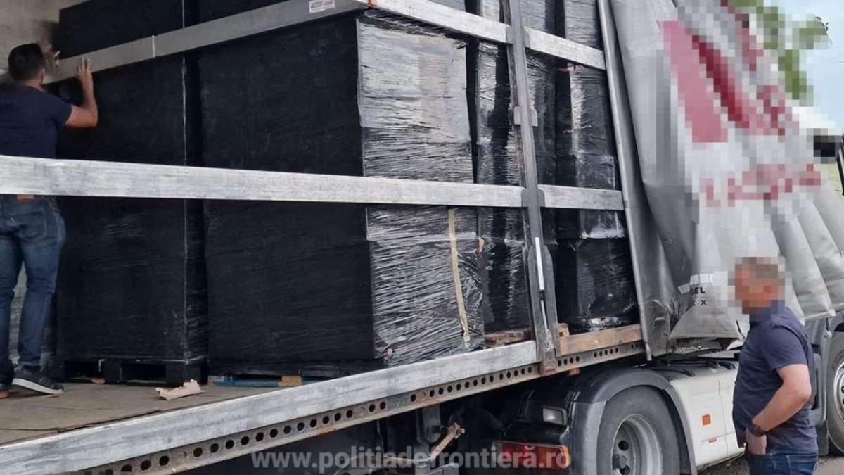 captura-politistii-de-frontiera---prc-c2prc-a0tigari-de-contrabanda--de-peste-11-milioane-de-lei--descoperite-intr-un-camion