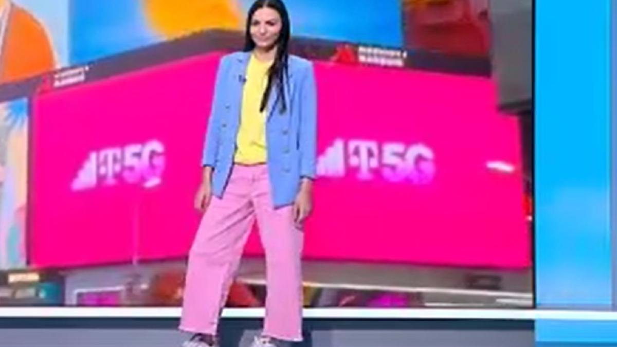 lucrarile-unei-romance--expuse-in-times-square-a-fost-o-onoare-sa-fiu-prima