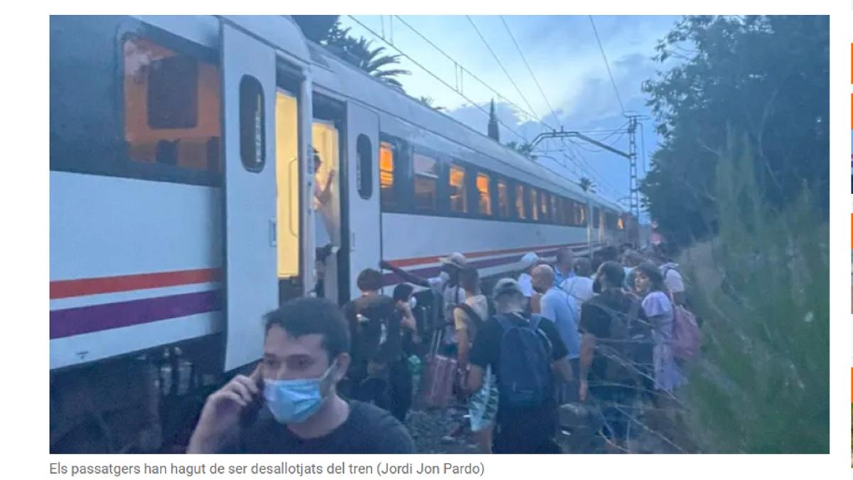 accident-feroviar-in-spania--22-de-victime--dupa-ce-o-locomotiva-s-a-ciocnit-cu-un-tren-de-pasageri