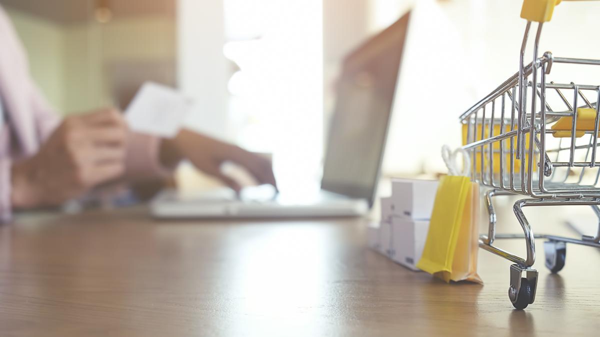 ecommerce-cumparaturi-online-ilustrativ-02-02-2021