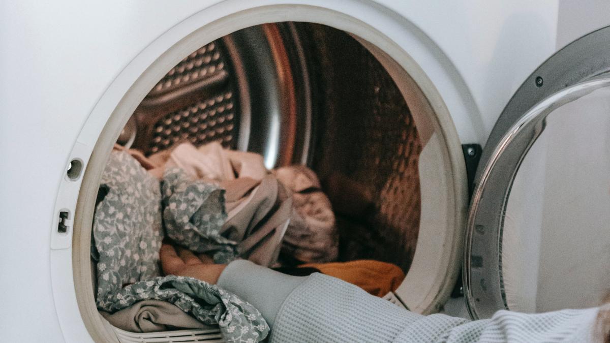 de-ce-sa-pui-o-aspirina-in-masina-de-spalat-secretul-pe-care-il-stiau-si-bunicile-noastre--care-te-scapa-de-multe-batai-de-cap