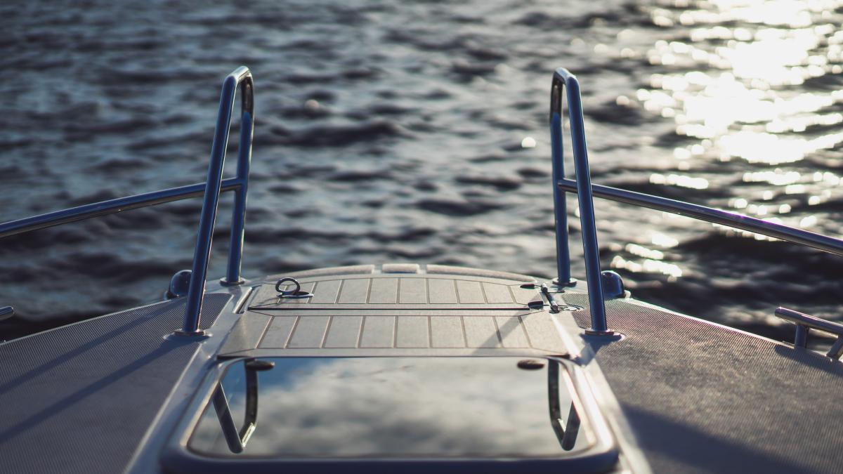 panica-la-bordul-unei-nave-de-croaziera--pasagerii-au-incremenit-cand-vasul-a-lovit-un-aisberg