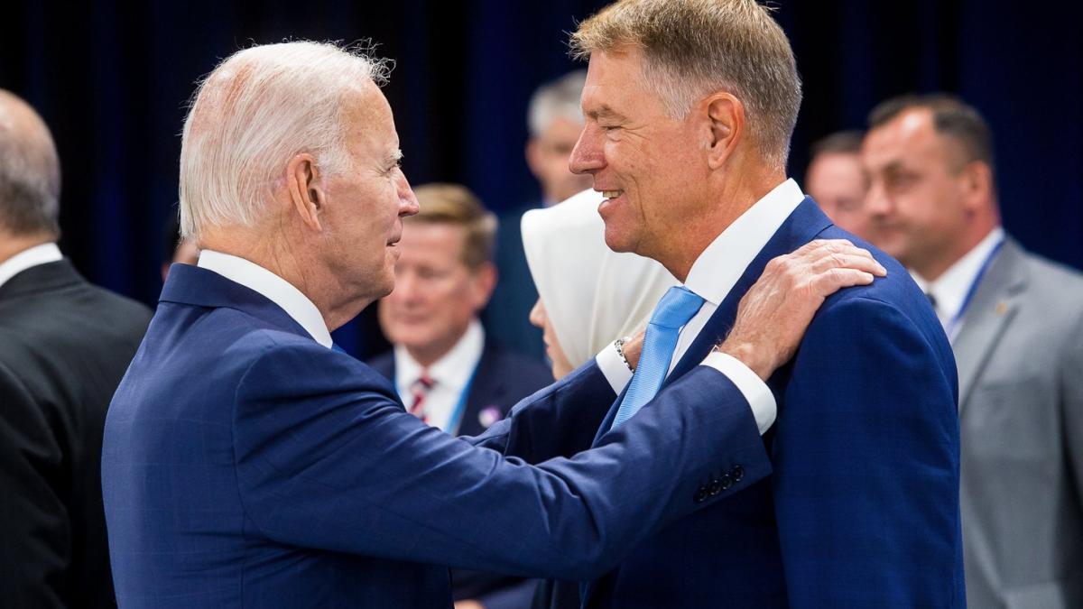 klaus-iohannis-joe-biden-poza-impreuna