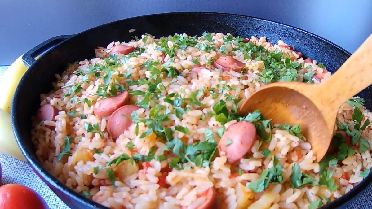 din-crenvursti-si-orez-faci-un-preparat-de-aur--jambalaya--reteta-simpla-si-rapida-din-bucataria-americana
