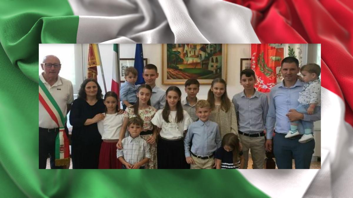 o-familie-de-romani-cu-12-copii-au-primit-cetatenie-italiana-acestia-sunt-noii-italieni-care-contribuie-la-cresterea-comunitatii-noastre